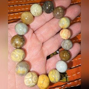 12mm Chrysanthemum Agate Bracelet